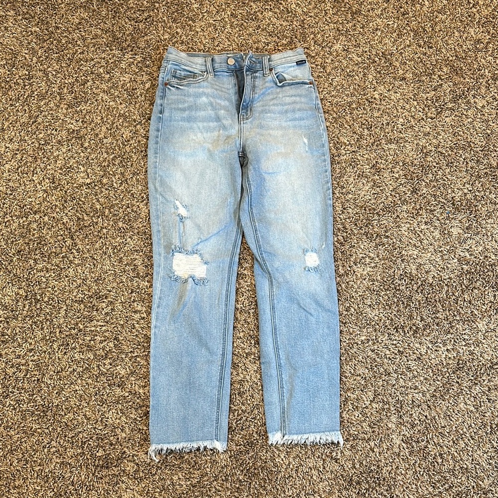 Frayed Hem Light Blue Jeans